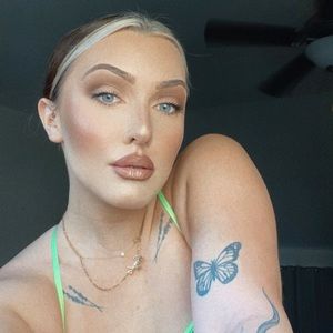 Meet your Posher, Cay